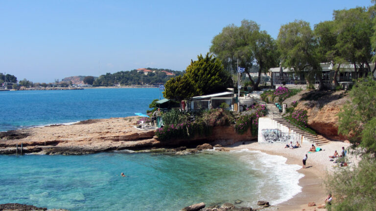 Plage de Vouliagmeni à 30 minutes du centre d'Athènes
