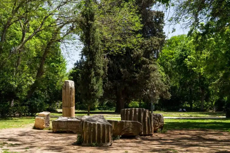 Athènes, ruines dans le jardin national