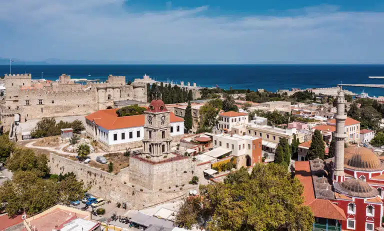 Vue panoramique de la vielle ville de Rhodes dans le Dodécanèse en Grece