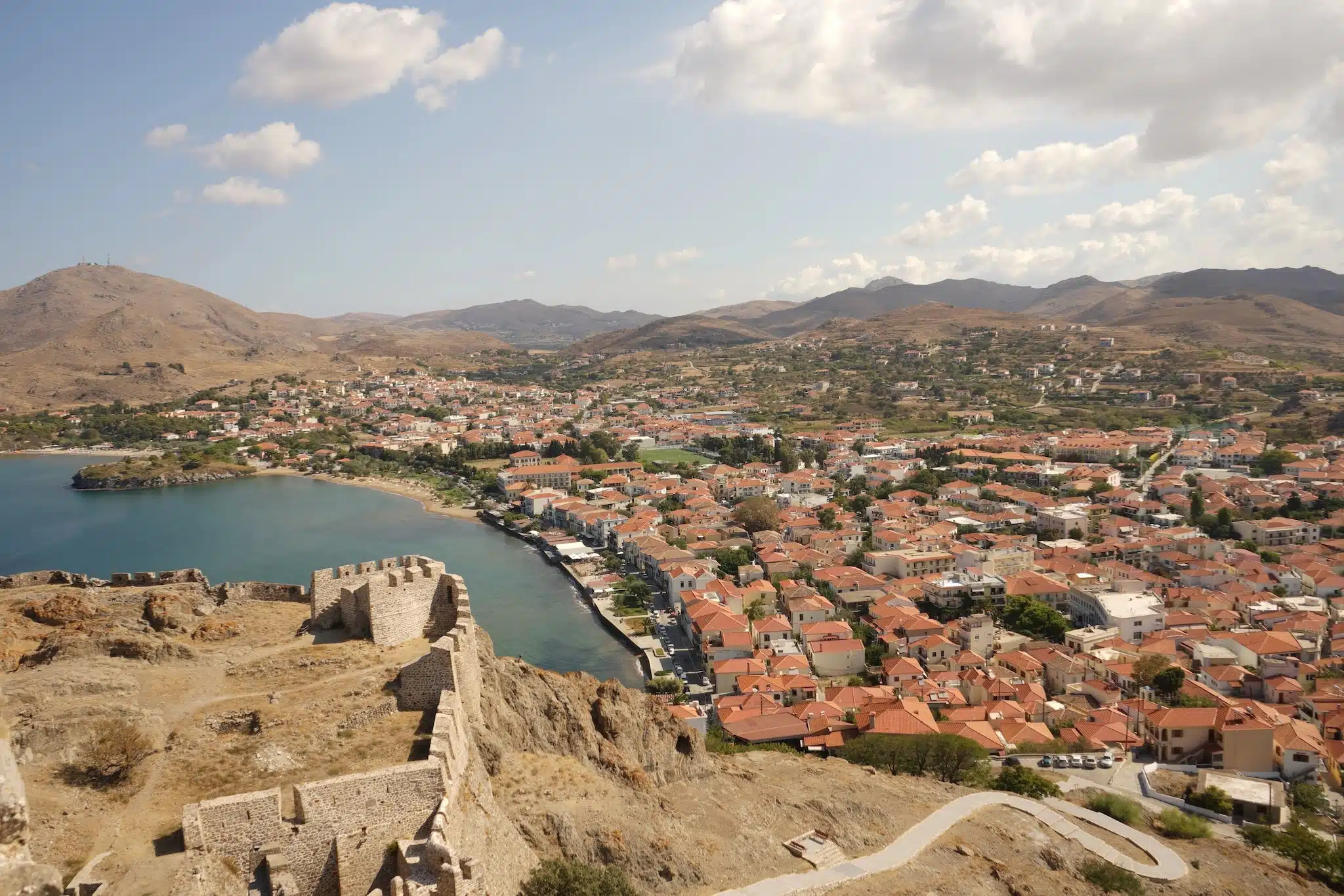 Lemnos ou Limnos : vue panoramique sur Myrina depuis les vestiges de l'ancien château