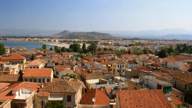 Vue sur les toits de Nafplio dans le Peloponnèse
