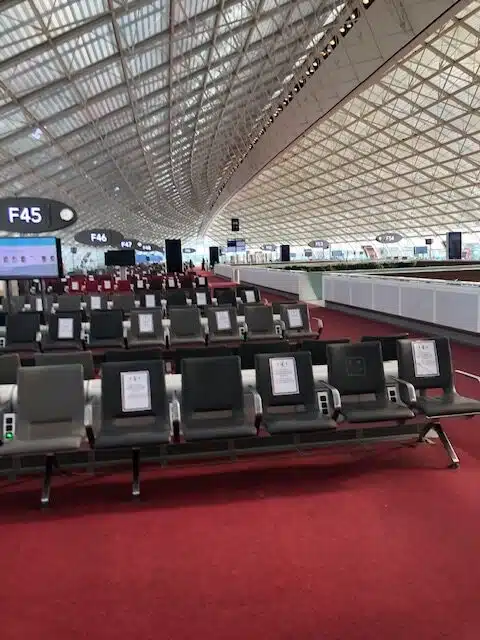 Aeroport CDG - vol paris athènes en période de covid-19